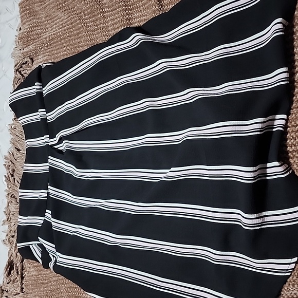 Long sleeve. Charming Charlie blouse, Size XL. Multiple colors. - Picture 5 of 5